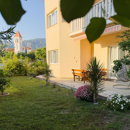 Apartments Piscina-Grey Подстрана Экстерьер фото